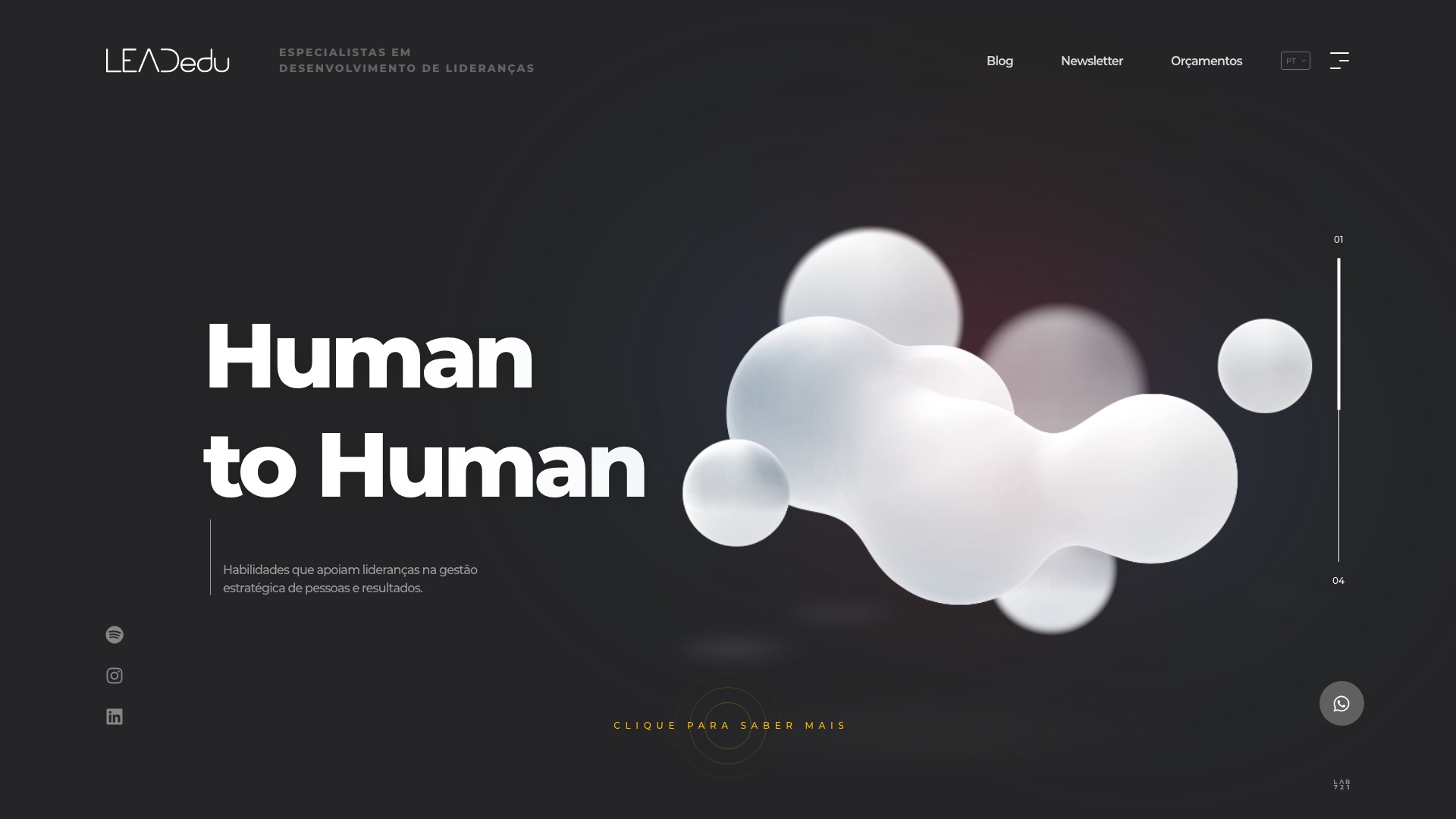 Hero alternativo da home, Human to Human, fundo escuro com formas 3D suaves e o logotipo LEADedu